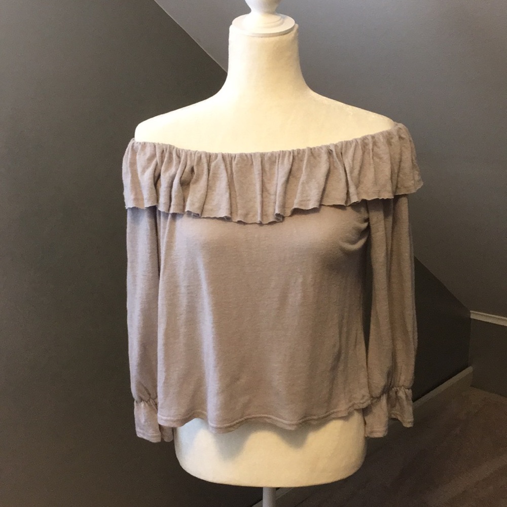 Off the shoulder 3/4 sleeve top